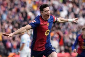 Barca nên chọn ai thay Lewandowski?