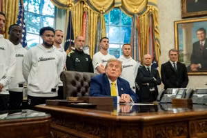 Đội Juventus lâm vào tình huống khó xử khi giao lưu với Donald Trump