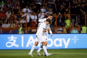 Ronaldo lập cú đúp, Bồ Đào Nha hủy diệt Armenia