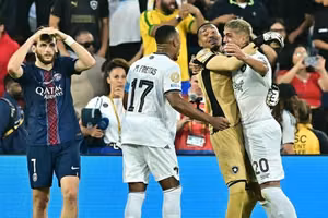 🎥 Cú sốc tại Club World Cup: PSG bị loại, Botafogo đi tiếp, hỗn loạn trên khán đài 🤯