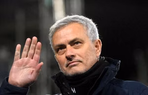 HLV Jose Mourinho bị sa thải
