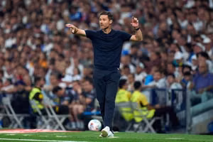 Xabi Alonso vẫn chưa giải quyết tương lai bất định của ngôi sao Real Madrid bị đồn thổi ra đi