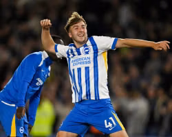 Hinshelwood lập công giúp Brighton lội ngược dòng hạ Liverpool, thắp sáng hy vọng châu Âu