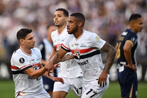 André Silva tỏa sáng giúp São Paulo cán đích vòng knock-out Libertadores