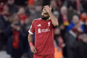 Salah đối diện rủi ro: Dean Saunders gợi ý Liverpool hãy bán nếu không xin lỗi