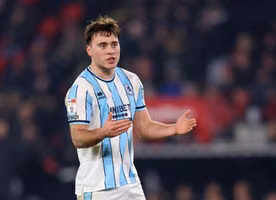 Tottenham Hotspur Nhắm Tới Tiền Vệ EFL Championship