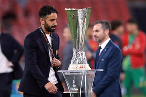 Ruben Amorim tuyên bố không đòi bồi thường nếu bị Man United sa thải