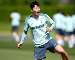 Son ‘Khát khao cháy bỏng’ trong hành trình cùng Tottenham giành chiếc cúp Europa League