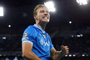 Trận Napoli vs Inter Milan: Sân Vận Động Không Bán Hết Vé