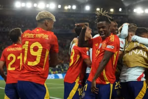 Barcelona thỏa thuận điều khoản cá nhân với Nico Williams cho bản hợp đồng 6 năm