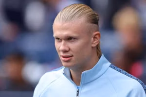 Tiết lộ lý do Haaland thay tên áo ở Man City