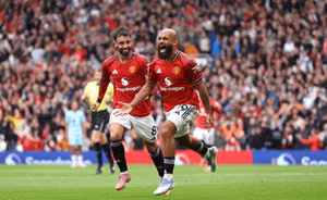 Khi Man Utd lại khiến người hâm mộ thót tim