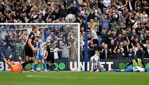Tottenham giành 1 điểm nghẹt thở