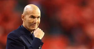Pháp hạ Bỉ 4-1: 14 phút lội ngược dòng điên rồ của Zidane