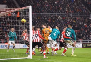 Cách Liverpool giải bài toán chống bóng chết dưới thời Arne Slot