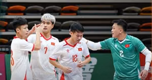 Đè bẹp Trung Quốc 7-2, futsal Việt Nam chạm tay vé VCK châu Á