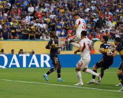Boca đánh rơi chiến thắng sau khi Benfica gỡ hòa muộn tại Club World Cup