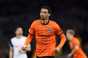 Newcastle United gia nhập cuộc đua giành chữ ký của tiền đạo được săn đón Hugo Ekitike