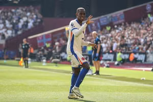 MU bất ngờ nhắm tiền đạo Chelsea