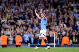 Man City tiến gần Champions League và cứu vãn mùa giải khi 'Vua Kev' nhường bước