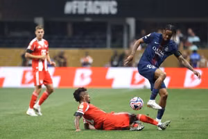 Liverpool Nhắm Tiền Đạo Cánh PSG Này Là Phương Án Thay Thế Cho Isak: Slot Có Nên Ra Tay?