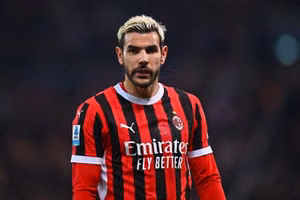 Chính thức: Theo Hernandez bay tới Paris ký hợp đồng chính thức với Al-Hilal 