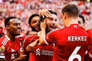 Vấn đề nổi cộm của Liverpool vẫn chưa được giải quyết dù có chiến thắng quan trọng trước Arsenal