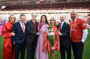 ‘Họ nói những điều tương tự’: Arne Slot tin rằng ban lãnh đạo Liverpool chia sẻ lời giải thích của ông về sự sa sút tại Premier League