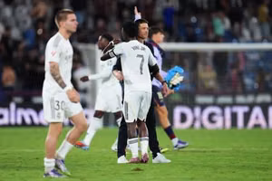 Xabi Alonso rất hài lòng khi thấy tiền đạo Real Madrid công khai xin lỗi