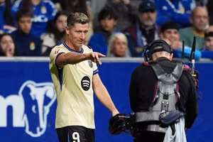 Barcelona lội ngược dòng để giành chiến thắng quan trọng tại Real Oviedo
