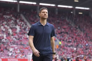 Real Madrid loại trừ khả năng chi 100 triệu euro cho bản hợp đồng bom tấn hàng tiền vệ