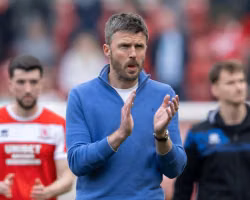 Middlesbrough sa thải Michael Carrick sau thất bại thăng hạng Premier League