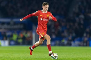Morton hoàn tất bản hợp đồng chuyển từ Liverpool sang Lyon khi Robertson dẫn đầu lời tri ân