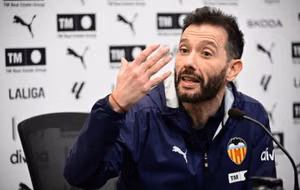 Valencia nhắm bản hợp đồng gây sốc với tiền đạo huyền thoại sở hữu 145 bàn tại Premier League
