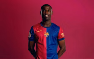 Báo cáo: Barcelona muốn chia tay tài năng phòng ngự 22 tuổi