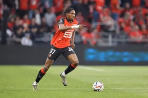 Chelsea chuẩn bị chi đậm để sở hữu trung vệ tài năng Jeremy Jacquet