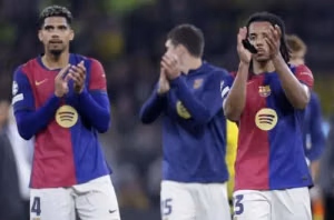Flick: 'Barca không vui dù vào bán kết Champions League'