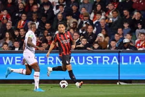 Chính thức: Milan và Leeds United đạt thỏa thuận toàn diện cho Okafor