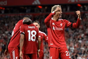 Newcastle vs Liverpool có được chiếu trên TV? Kênh phát sóng, giờ khai cuộc và cách theo dõi trận đấu Ngoại hạng Anh