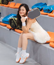 Diễn viên Thùy Anh bắt trend muộn 'môn thể thao thị phi'