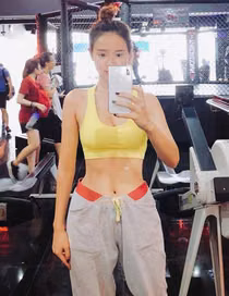 Midu khoe body cực phẩm tuổi U40 nhờ chăm tập thể thao