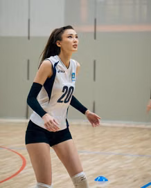 Nhan sắc rạng rỡ của Sabina Altynbekova khiến triệu trái tim xao xuyến