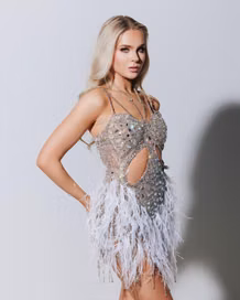 Vẻ đẹp “thiên thần” khiến fan tiếc ngẩn ngơ khi cô rút khỏi Miss Universe 2025