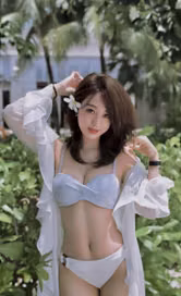 Hotgirl Hà Kim khiến dân mạng ‘tan chảy’ với nhan sắc trong veo ở marathon đêm Hà Nội