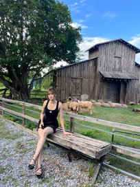 Cận cảnh nhan sắc tựa thiên thần của hot girl đấu kiếm Việt Nam