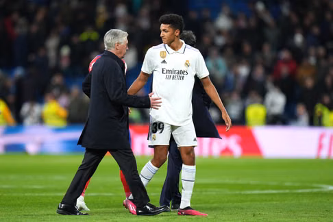 Tiền đạo Real Madrid sắp chuyển sang Elche