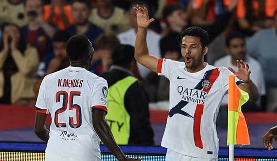 PSG ngược dòng đánh bại Barca 2-1