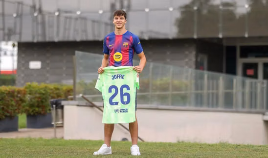 Hansi Flick đặt cược lớn vào thần đồng 18 tuổi từ lò đào tạo Barcelona