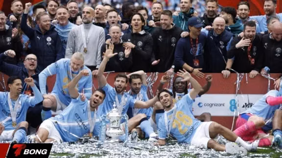 Man City đăng quang FA Cup giữa lúc Ngoại hạng Anh kịch tính ở mọi cuộc đua