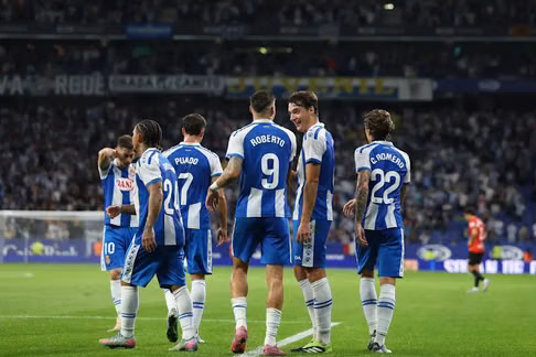 Espanyol tránh được thảm họa trong trận cầu 5 bàn đầy kịch tính trước RCD Mallorca sa sút